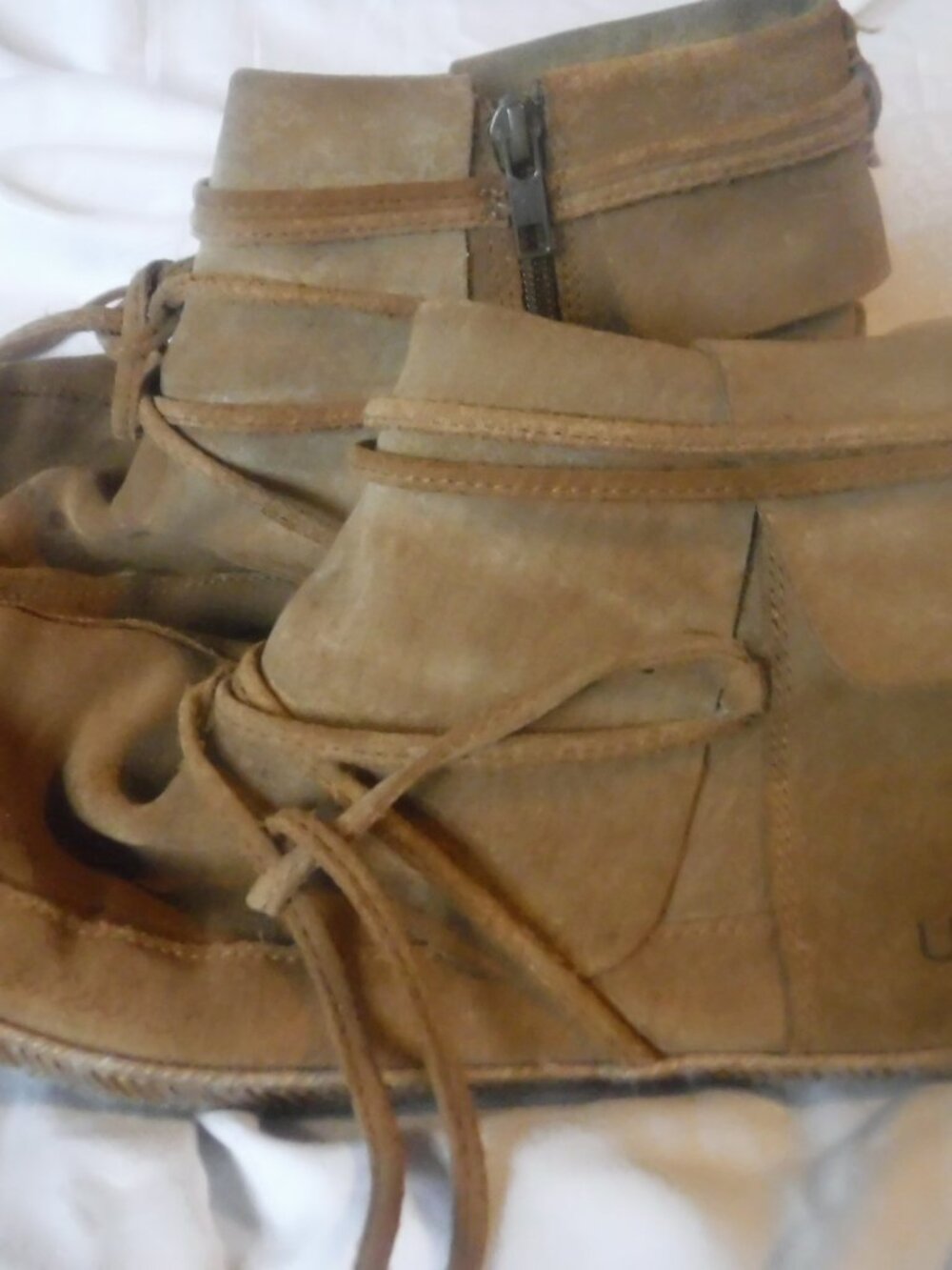 Ugg Reid Suede And Leather Moccasin Boots Brown Size 8 1/2 pre Owned